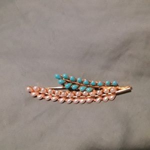 Vingage ART signed brooch